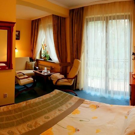וובה Hotel Spinaker מראה חיצוני תמונה