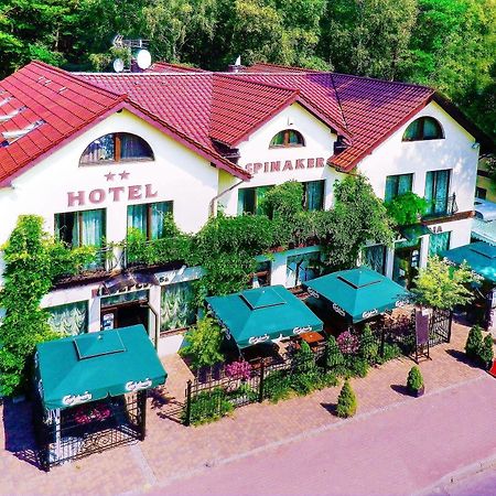 וובה Hotel Spinaker מראה חיצוני תמונה