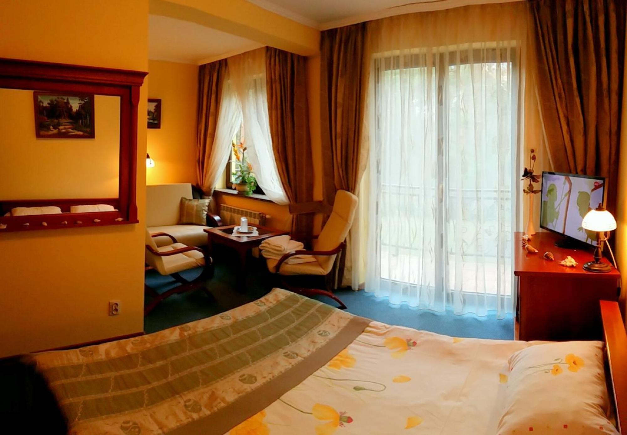 וובה Hotel Spinaker מראה חיצוני תמונה