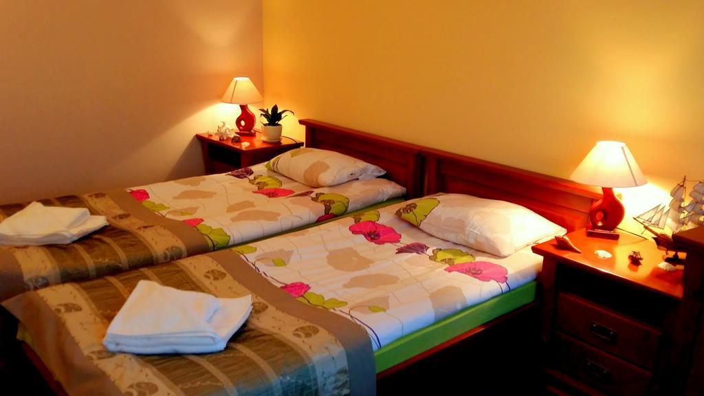 וובה Hotel Spinaker מראה חיצוני תמונה