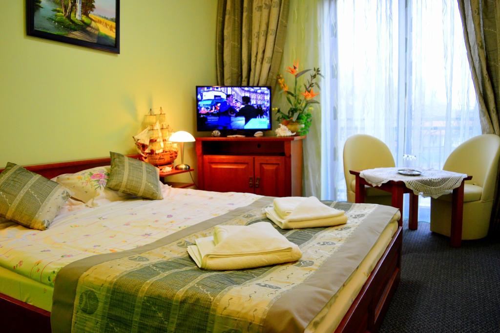 וובה Hotel Spinaker חדר תמונה