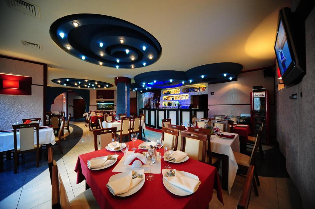 וובה Hotel Spinaker מראה חיצוני תמונה